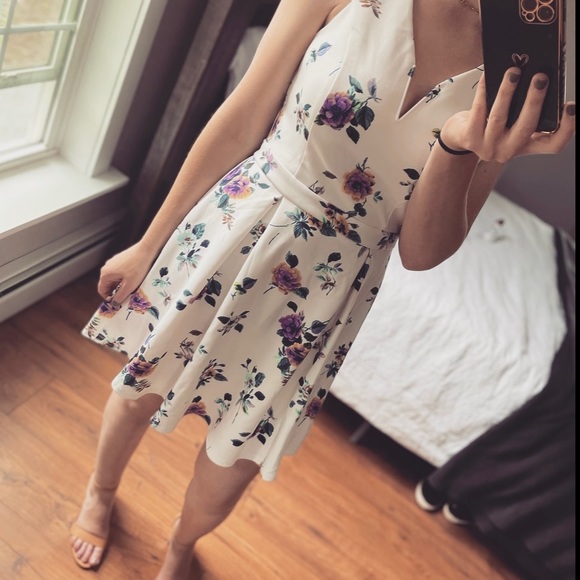 Dress - Picture 1 of 9